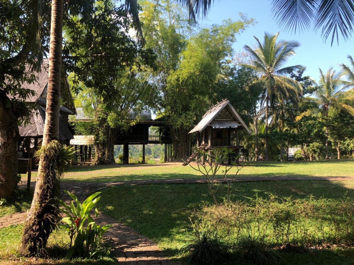 On The Mekong Resort 루앙프라방 외부 사진