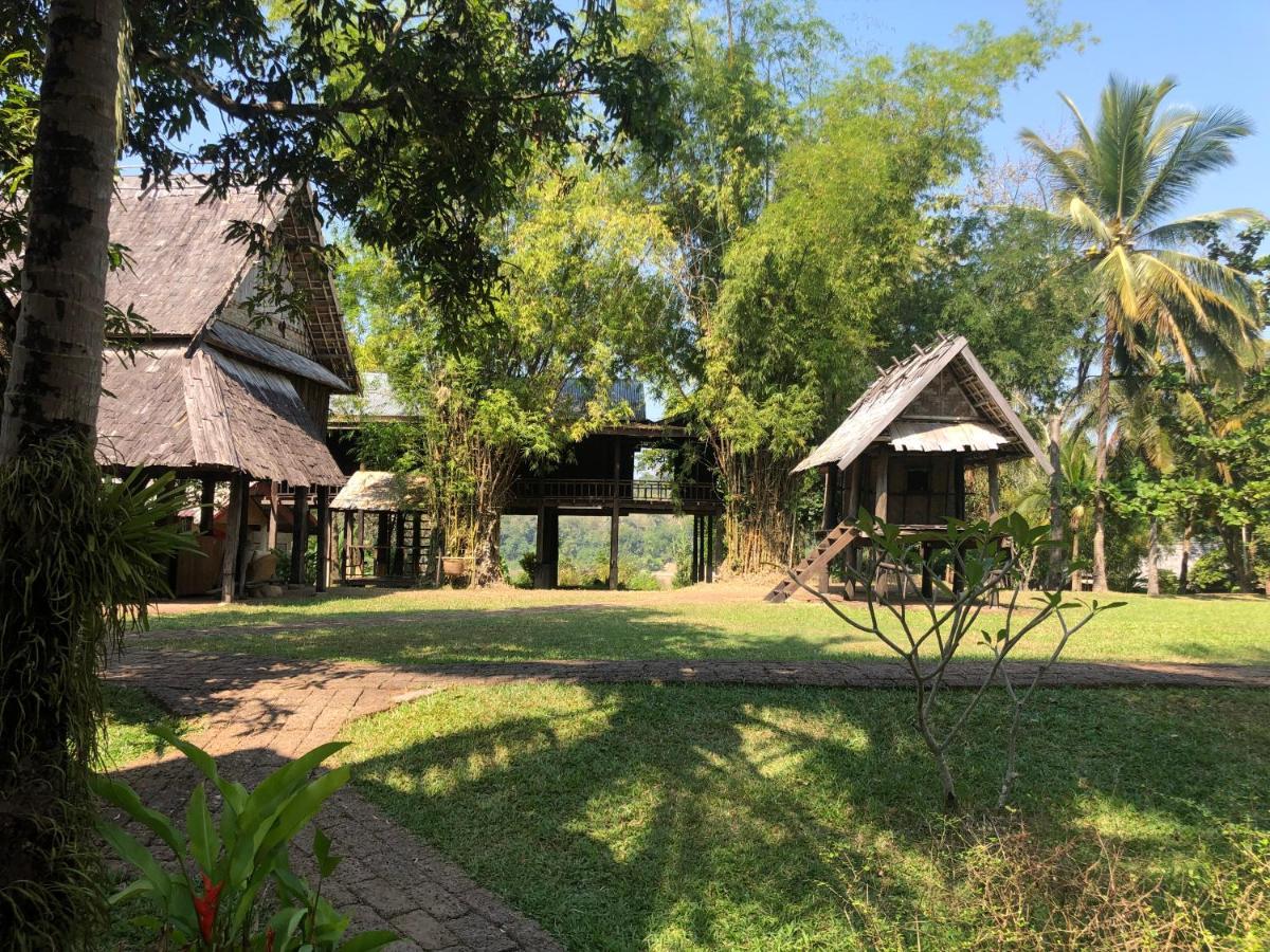 On The Mekong Resort 루앙프라방 외부 사진