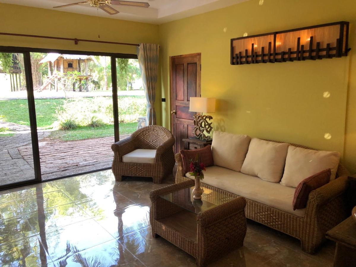 On The Mekong Resort 루앙프라방 외부 사진