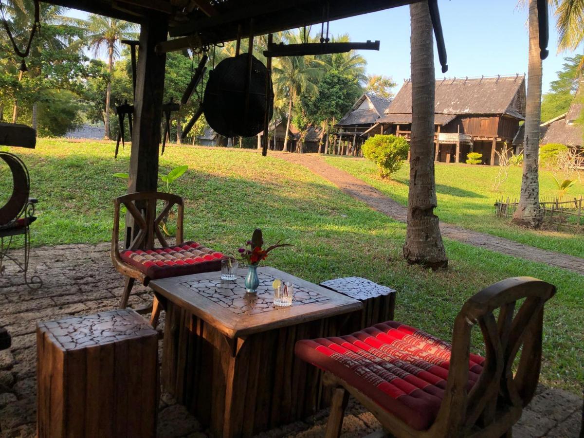On The Mekong Resort 루앙프라방 외부 사진