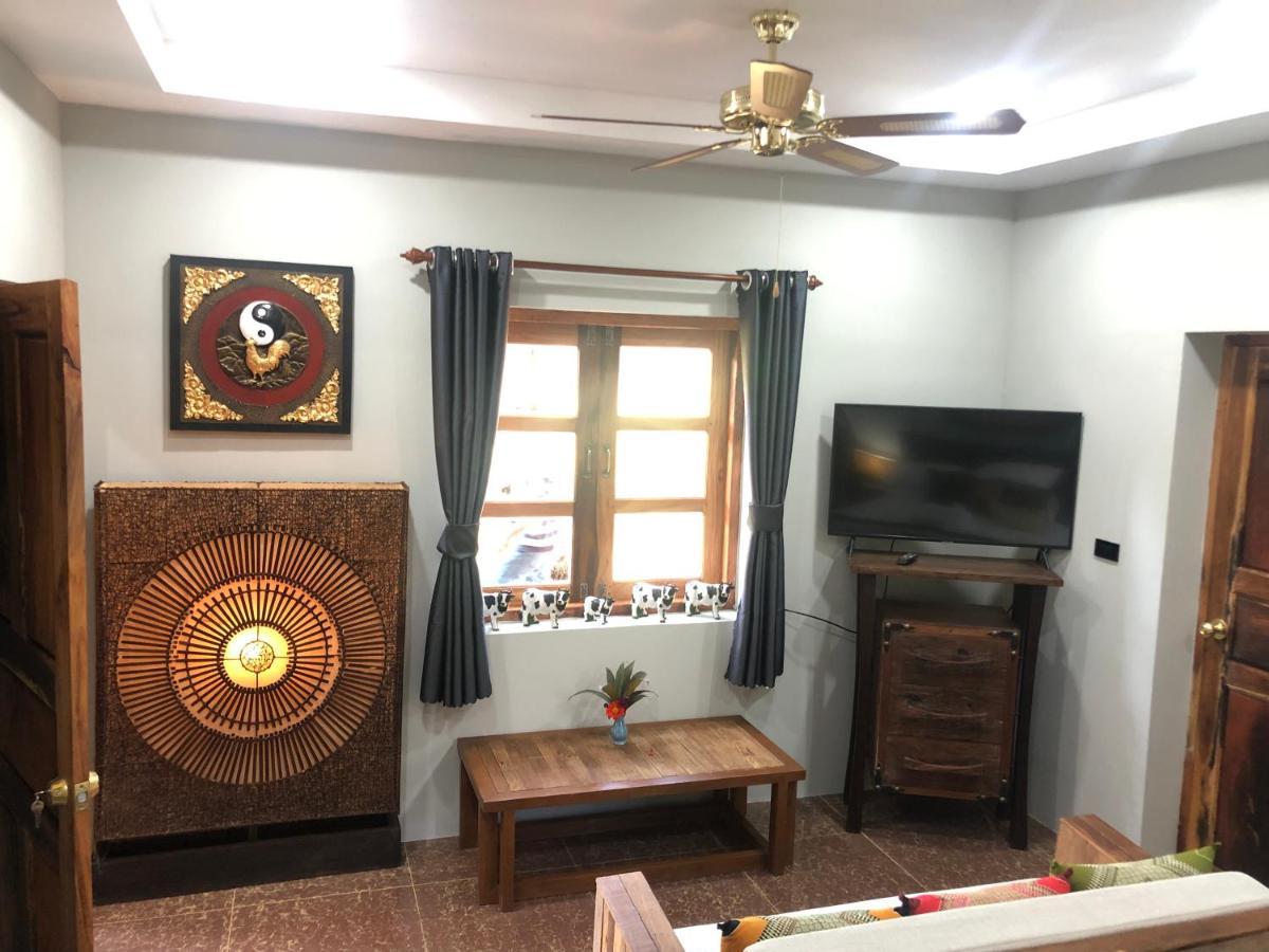 On The Mekong Resort 루앙프라방 외부 사진
