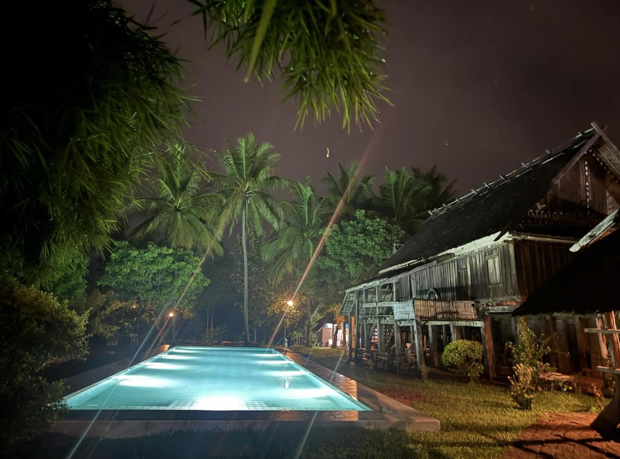 On The Mekong Resort 루앙프라방 외부 사진