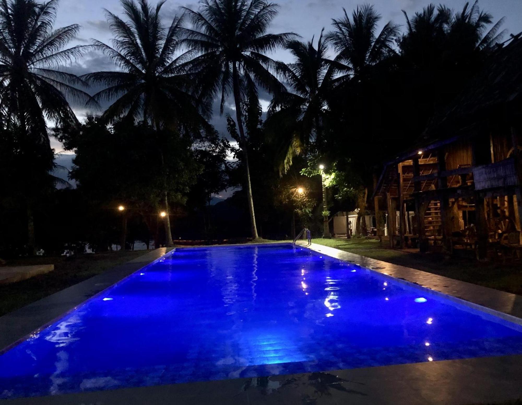 On The Mekong Resort 루앙프라방 외부 사진
