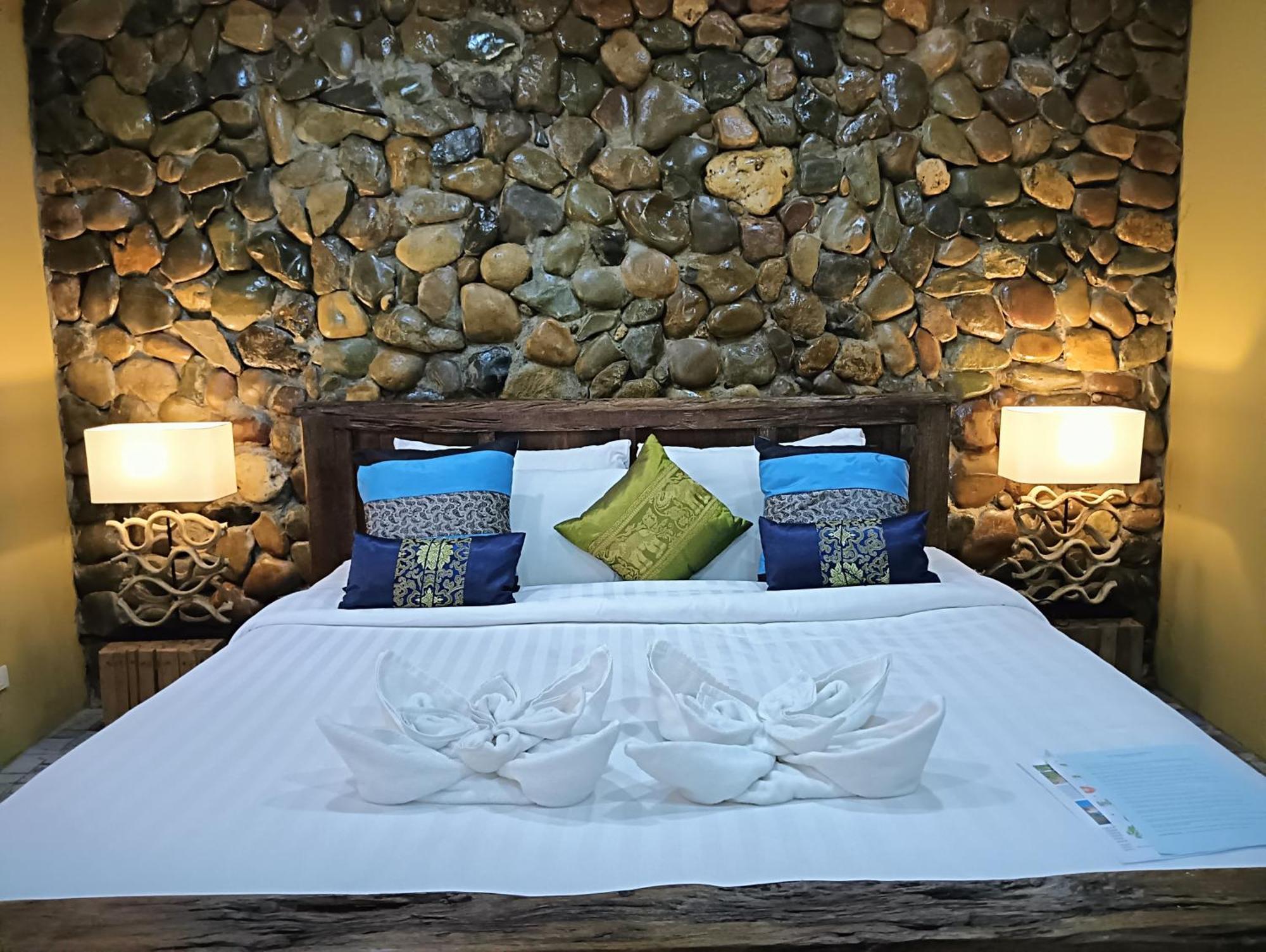 On The Mekong Resort 루앙프라방 외부 사진