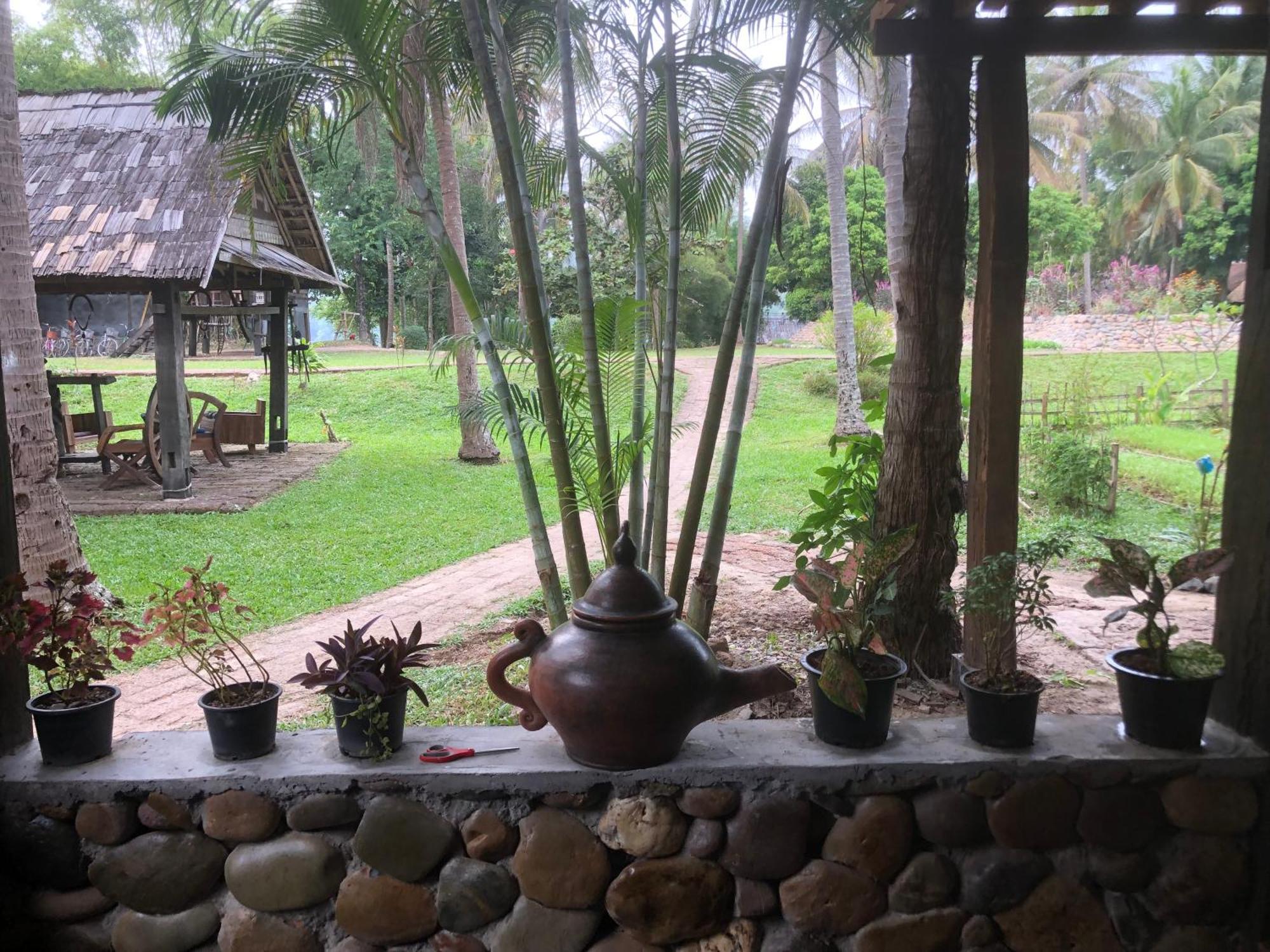 On The Mekong Resort 루앙프라방 외부 사진